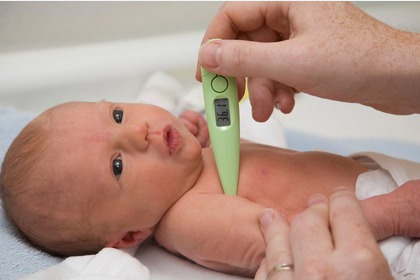 Fièvre chez le nourrisson : comment prendre sa température ?
